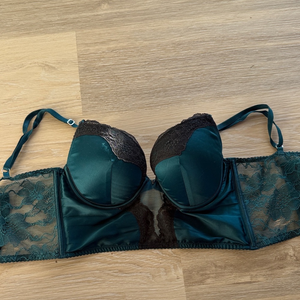 Victoria's Secret Teal and Black Lace Bra